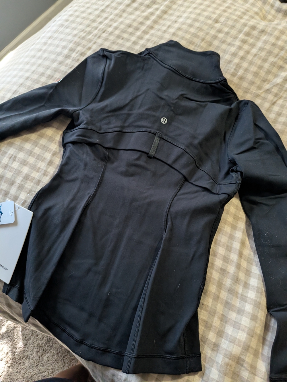 NWT Lululemon x San Francisco 49ers Define Jacket Size 4 Black
Descripti